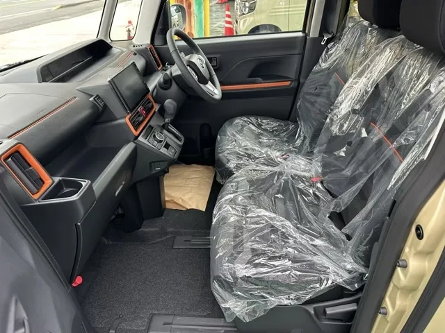 タント(ダイハツ)ファンクロスターボ 9インチDオーディオ届出済未使用車 3