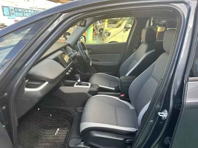 フィット(ホンダ)e：HEV クロスター中古車 3
