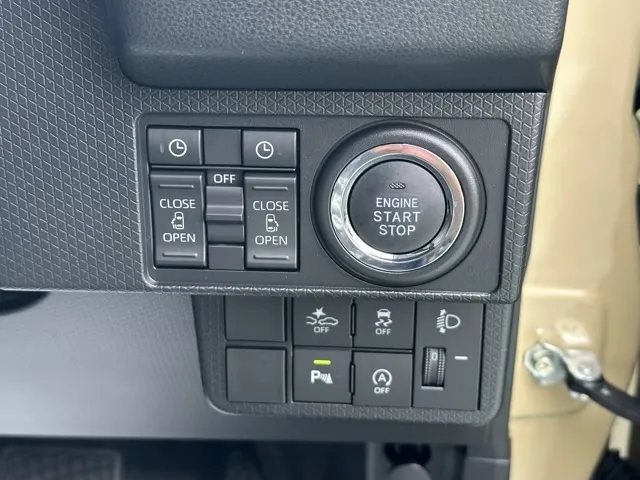 タント(ダイハツ)ファンクロス パノラマUGP届出済未使用車 16