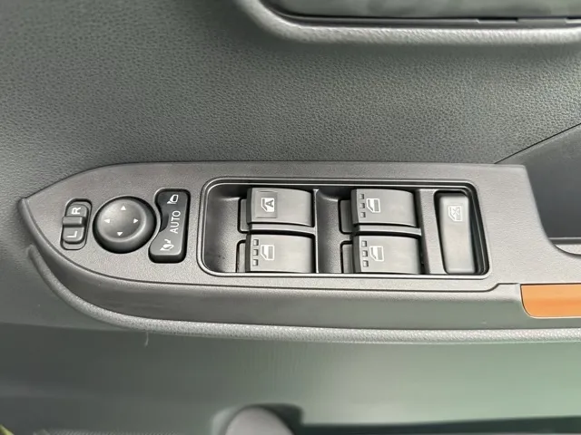 タント(ダイハツ)ファンクロスターボ  パノラマUGP届出済未使用車 17