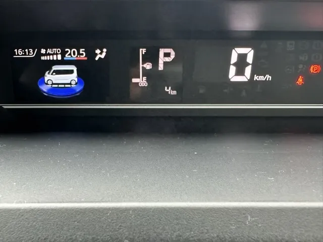 タント(ダイハツ)ファンクロスターボ  パノラマUGP届出済未使用車 24