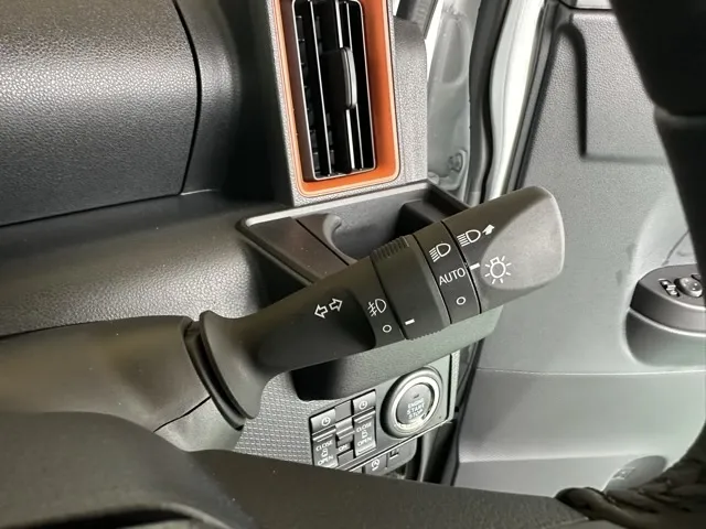 タント(ダイハツ)ファンクロスターボ 9インチDオーディオ届出済未使用車 18