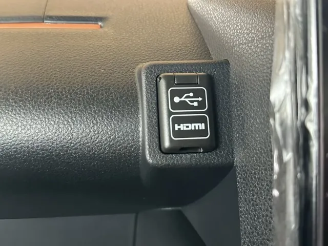タント(ダイハツ)ファンクロスターボ 9インチDオーディオ届出済未使用車 25