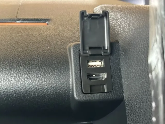タント(ダイハツ)ファンクロスターボ 9インチDオーディオ届出済未使用車 26