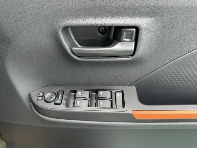 タント(ダイハツ)ファンクロスターボ 9インチDオーディオ届出済未使用車 15