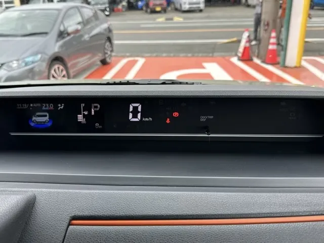 タント(ダイハツ)ファンクロスターボ 9インチDオーディオ届出済未使用車 24