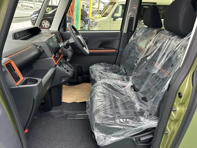 タント(ダイハツ)ファンクロスターボ 9インチDオーディオ届出済未使用車 3