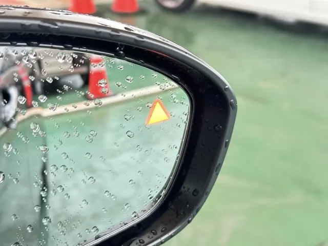 オーラ(ニッサン)G レザーエディションディーラ-試乗車 11