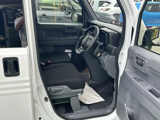 N-VAN(ホンダ)Gタイプ AT届出済未使用車 13