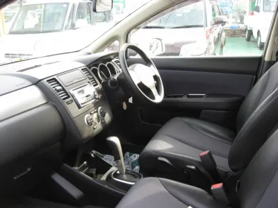 ティーダ(ニッサン)１５M中古車 3