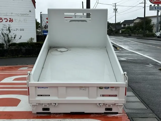 キャンター(三菱)３ｔ ローダースライドダンプレンタ登録済未使用車 9