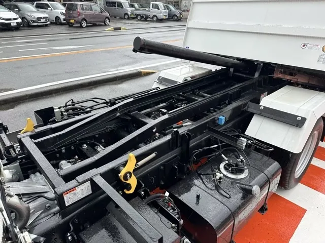 キャンター(三菱)３ｔ ローダースライドダンプレンタ登録済未使用車 4