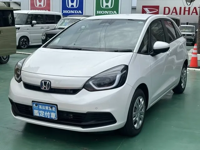 フィット(ホンダ)e：HEV ホーム登録済未使用車 1
