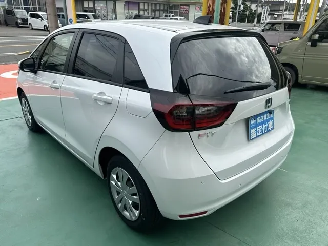 フィット(ホンダ)e：HEV ホーム登録済未使用車 2
