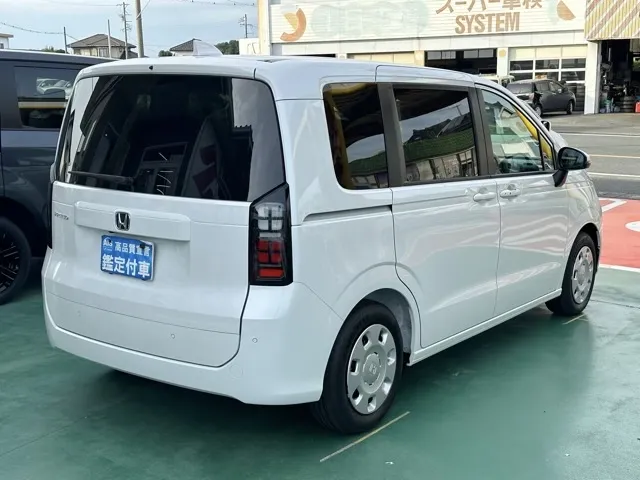 フリード(ホンダ)エアー新車見本展示有 12