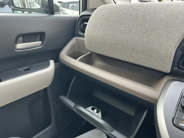 フリード(ホンダ)エアー新車見本展示有 18