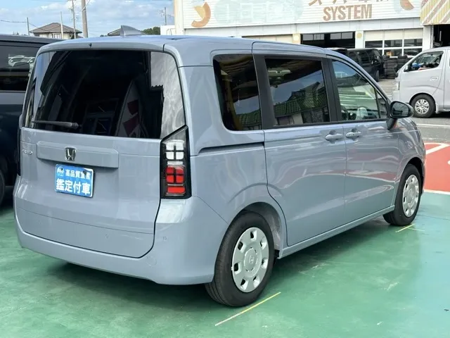 フリード(ホンダ)エアー新車見本展示有 12