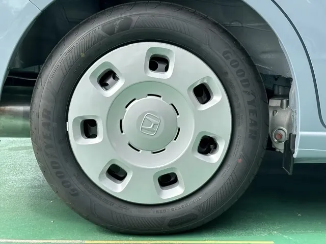 フリード(ホンダ)エアー新車見本展示有 13