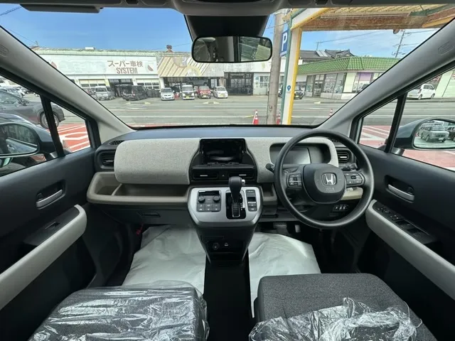 フリード(ホンダ)エアー新車見本展示有 6