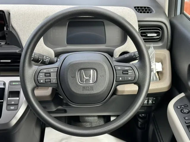フリード(ホンダ)エアー新車見本展示有 7