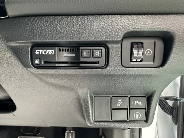 シビック(ホンダ)e：HEV登録済未使用車 16