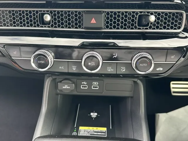 シビック(ホンダ)e：HEV登録済未使用車 22