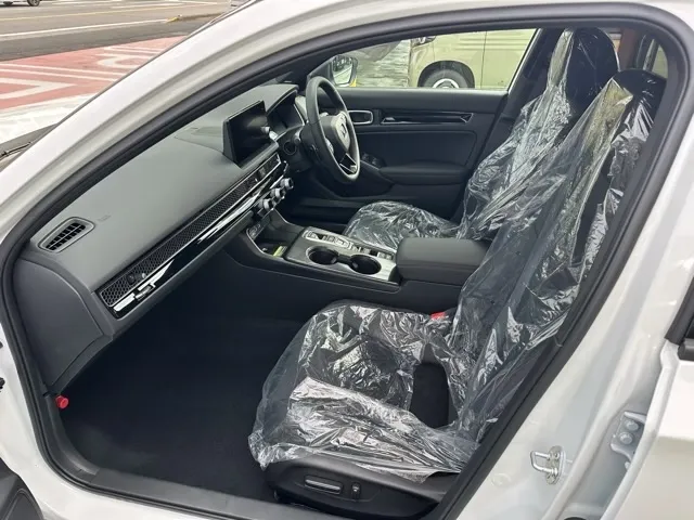 シビック(ホンダ)e：HEV登録済未使用車 3