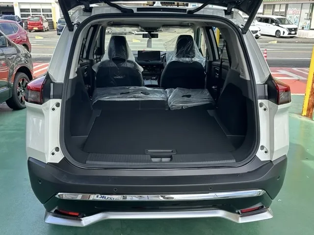 エクストレイル(ニッサン)オーテック e-4ORCE アドバンスドパッケージ登録済未使用車 10