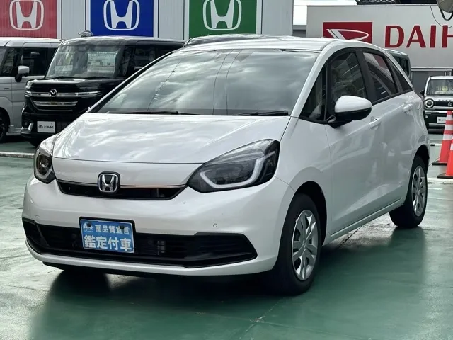 フィット(ホンダ)e：HEV ホーム登録済未使用車 1