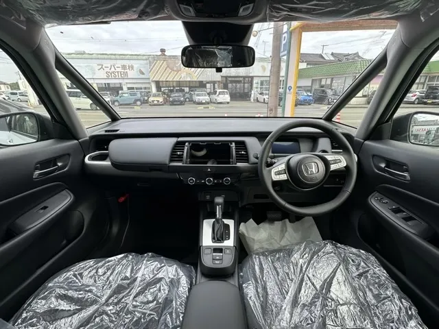 フィット(ホンダ)e：HEV ホーム登録済未使用車 5
