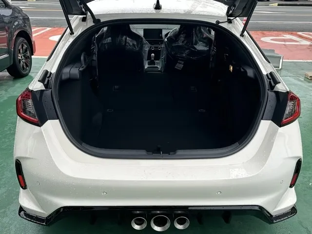 シビック(ホンダ)タイプR登録済未使用車 8
