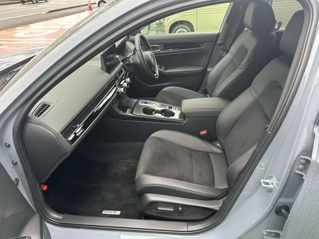 シビック(ホンダ)e：HEV中古車 3