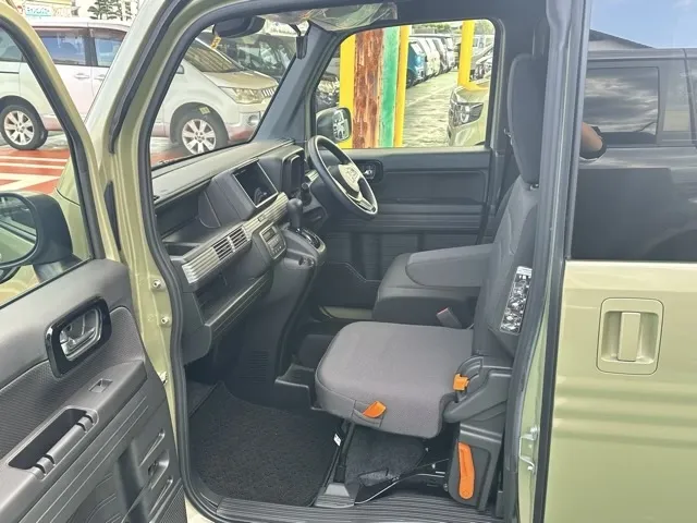 N-VAN(ホンダ)プラススタイルFUN AT中古車 3