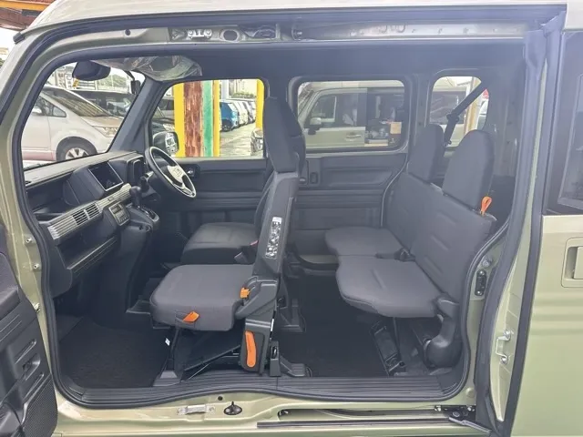 N-VAN(ホンダ)プラススタイルFUN AT中古車 4