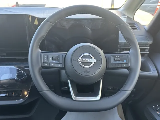 セレナ(ニッサン)eパワー オーテック アラウンドビューモニター 12.3ナビ登録済未使用車 9