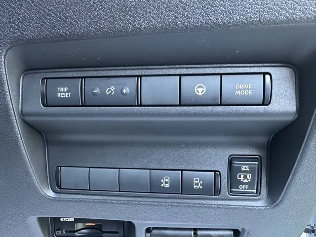 セレナ(ニッサン)eパワー オーテック アラウンドビューモニター 12.3ナビ登録済未使用車 14
