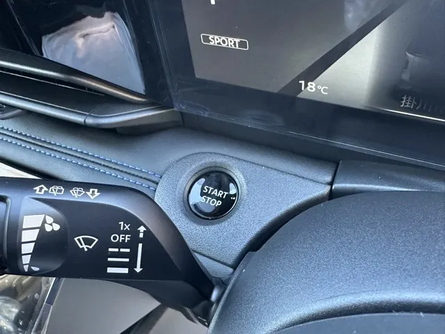 セレナ(ニッサン)eパワー オーテック アラウンドビューモニター 12.3ナビ登録済未使用車 18