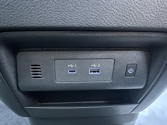 セレナ(ニッサン)eパワー オーテック アラウンドビューモニター 12.3ナビ登録済未使用車 24