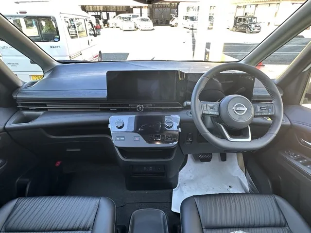 セレナ(ニッサン)eパワー オーテック アラウンドビューモニター 12.3ナビ登録済未使用車 8