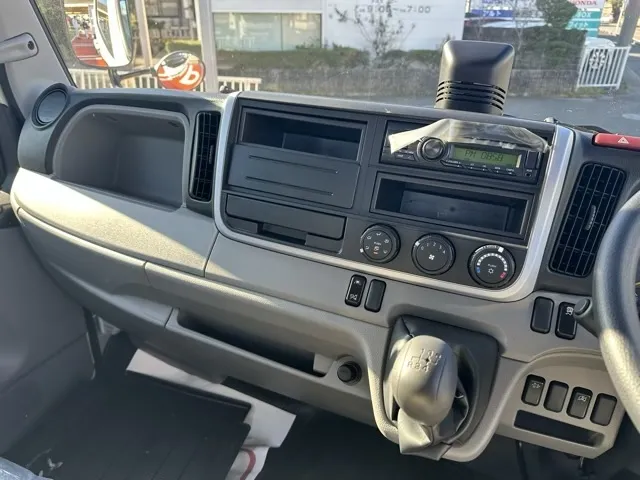 キャンター(三菱)３ｔ ローダースライドダンプ登録済未使用車 22