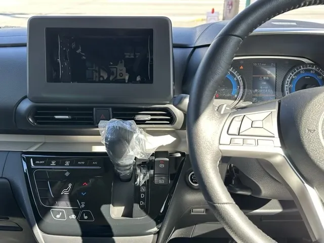 デリカミニ(三菱)Tプレミアム ４WD届出済未使用車 25