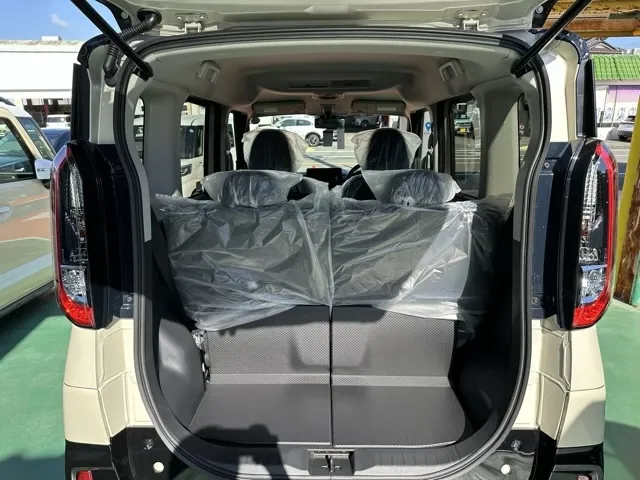 デリカミニ(三菱)Tプレミアム届出済未使用車 11