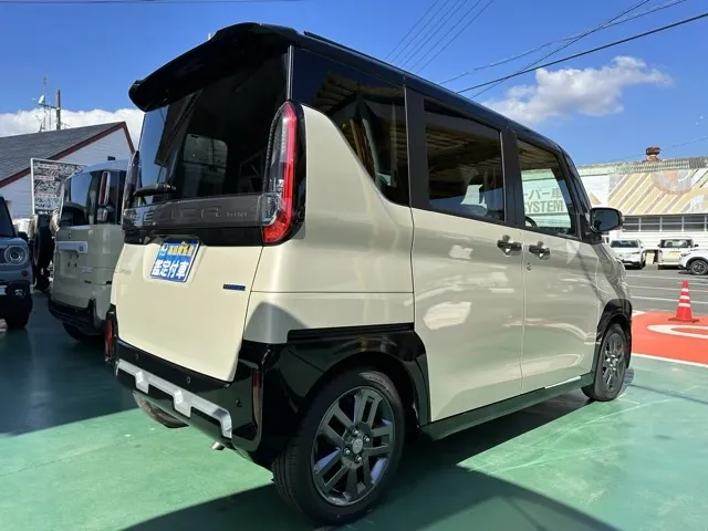 デリカミニ(三菱)Tプレミアム届出済未使用車 13