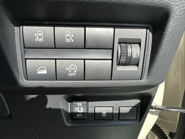 デリカミニ(三菱)Tプレミアム届出済未使用車 16