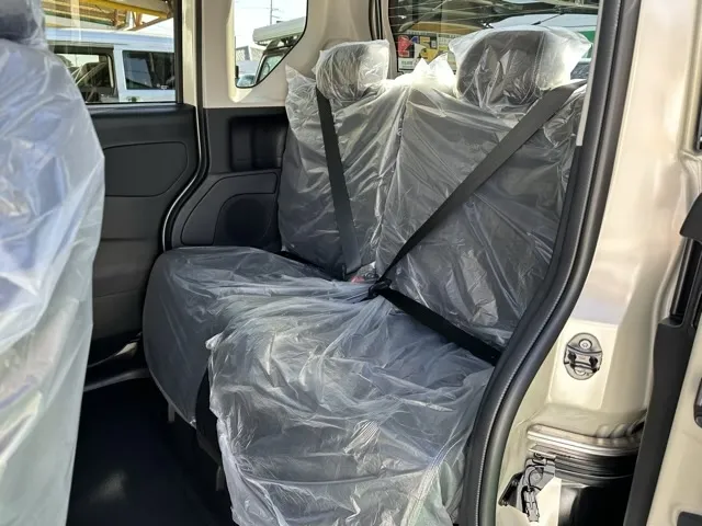 デリカミニ(三菱)Tプレミアム届出済未使用車 4