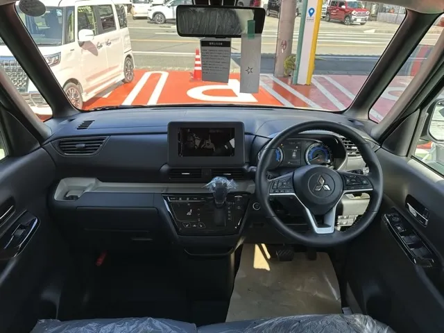 デリカミニ(三菱)Tプレミアム届出済未使用車 5