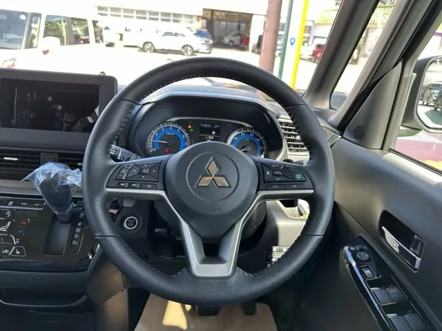 デリカミニ(三菱)Tプレミアム届出済未使用車 6