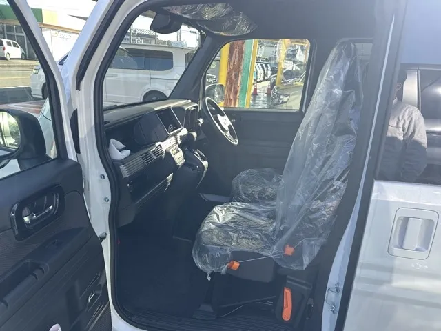 N-VAN(ホンダ)FUNターボ届出済未使用車 3