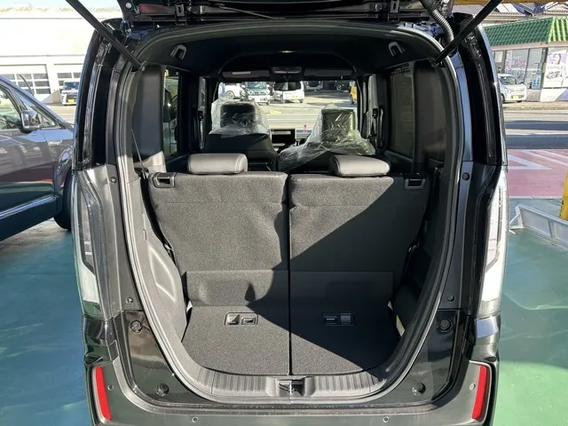 N-BOX(ホンダ)N-BOXカスタムターボ届出済未使用車 10