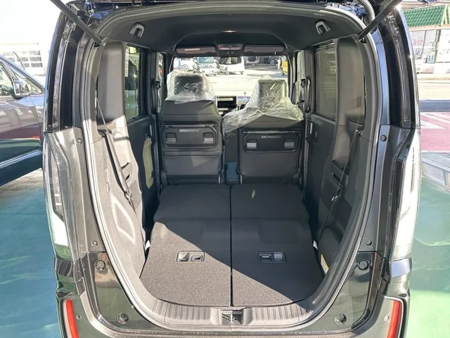 N-BOX(ホンダ)N-BOXカスタムターボ届出済未使用車 11
